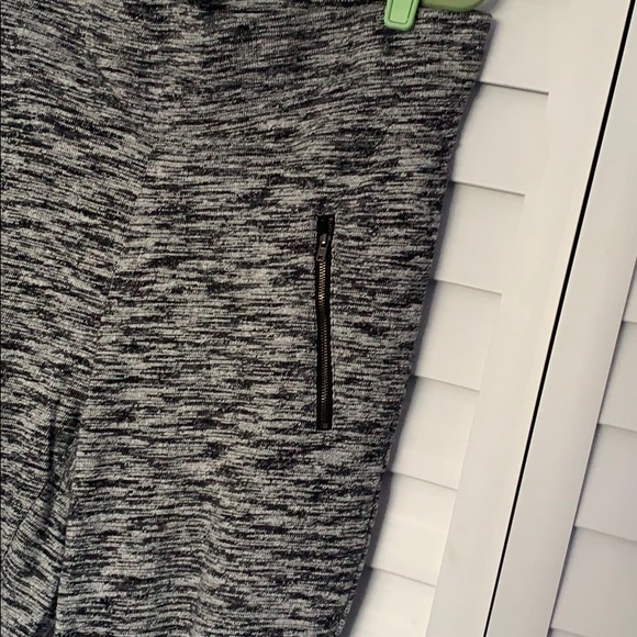 Honeydew Lounge Set- 2 piece set-Size Large - Picture 3 of 6